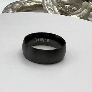 Men’s Black Titanium Plated Stainless Steel Band Ring SZ 9 NEW‎